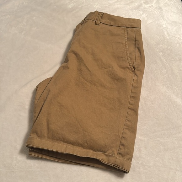 Men’s Old Navy Khaki shorts, size 32 - Picture 5 of 5
